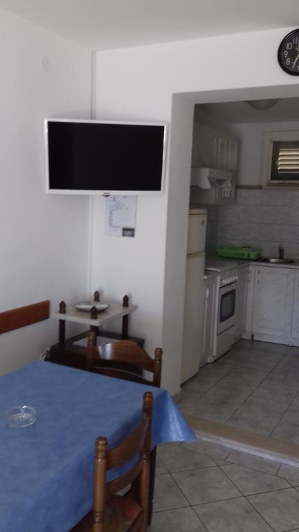 Apartments Gugic Prigradica Exterior foto